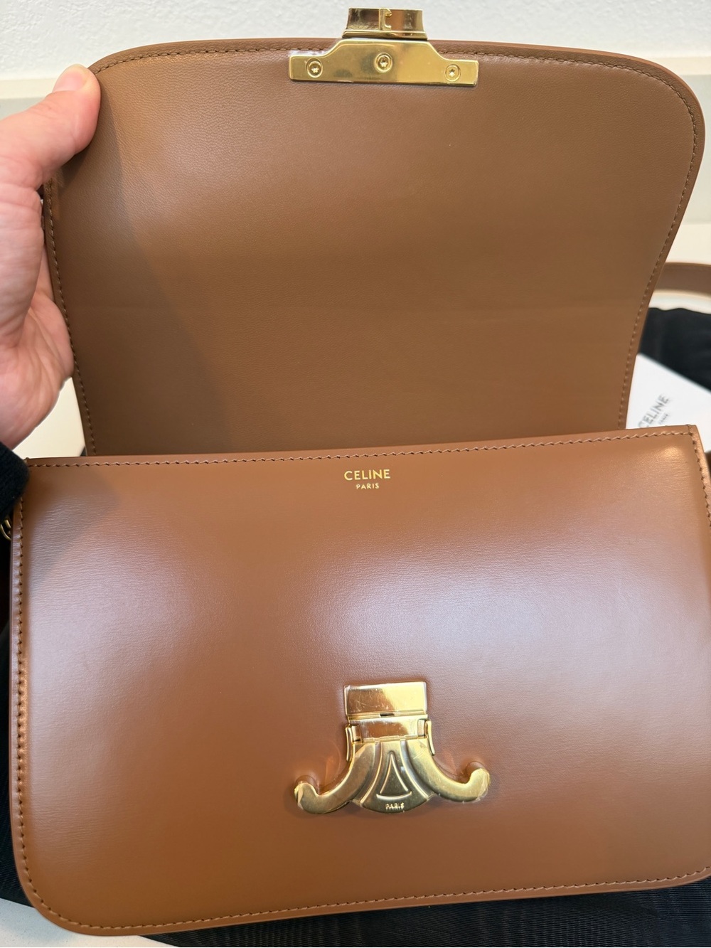 NEW CELINE CLASSIQUE TRIOMPHE BAG IN SHINY CALFSKIN IN TAN/GOLD HARDWARE - Picture 10 of 16